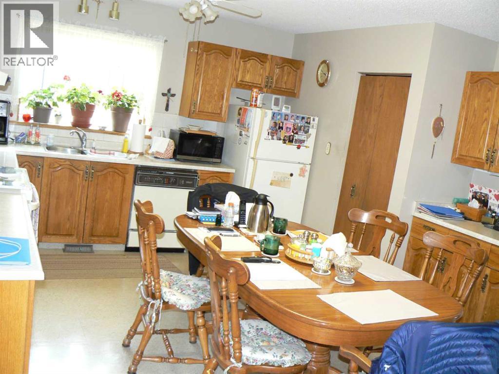 4844 57 Avenue Property Photo 3