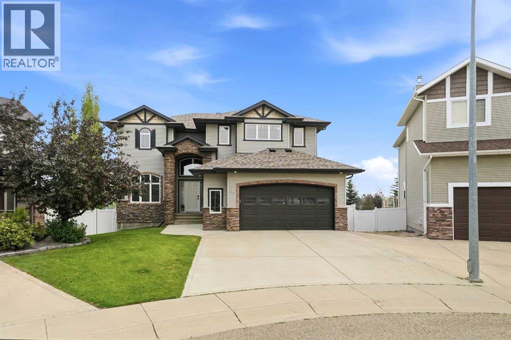 48 Innes Close Property Photo 1