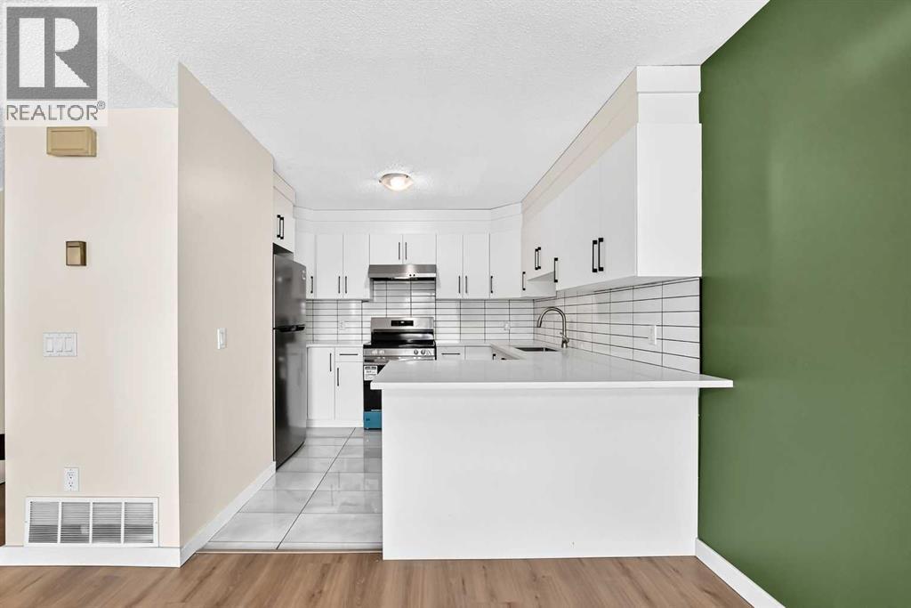 3800 Fonda Way Southeast Property Photo 6