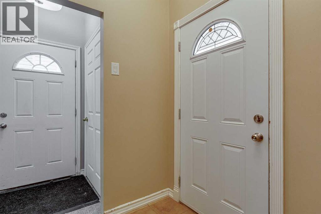 24 Mackenzie Crescent Property Photo 3
