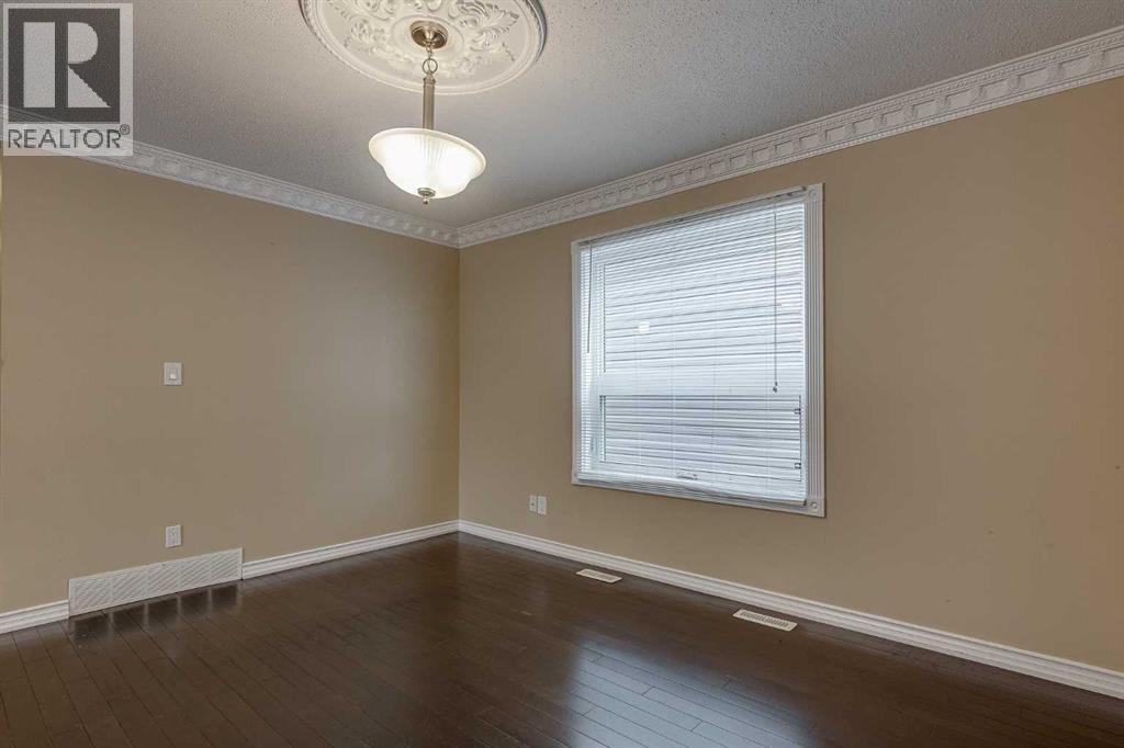24 Mackenzie Crescent Property Photo 5