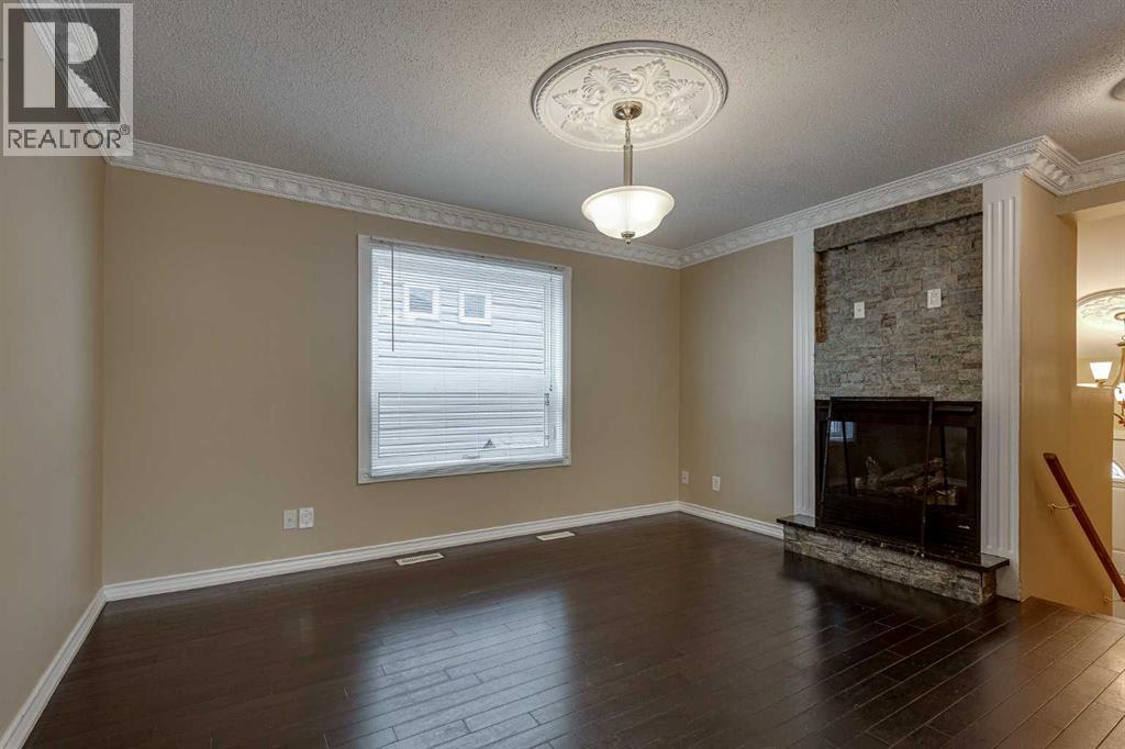 24 Mackenzie Crescent Property Photo 6
