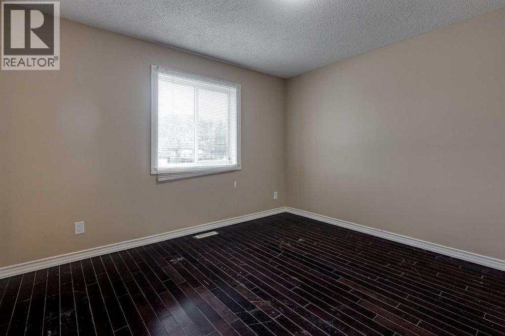 24 Mackenzie Crescent Property Photo 21