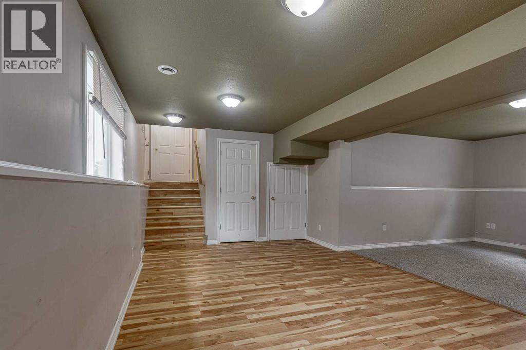 24 Mackenzie Crescent Property Photo 36