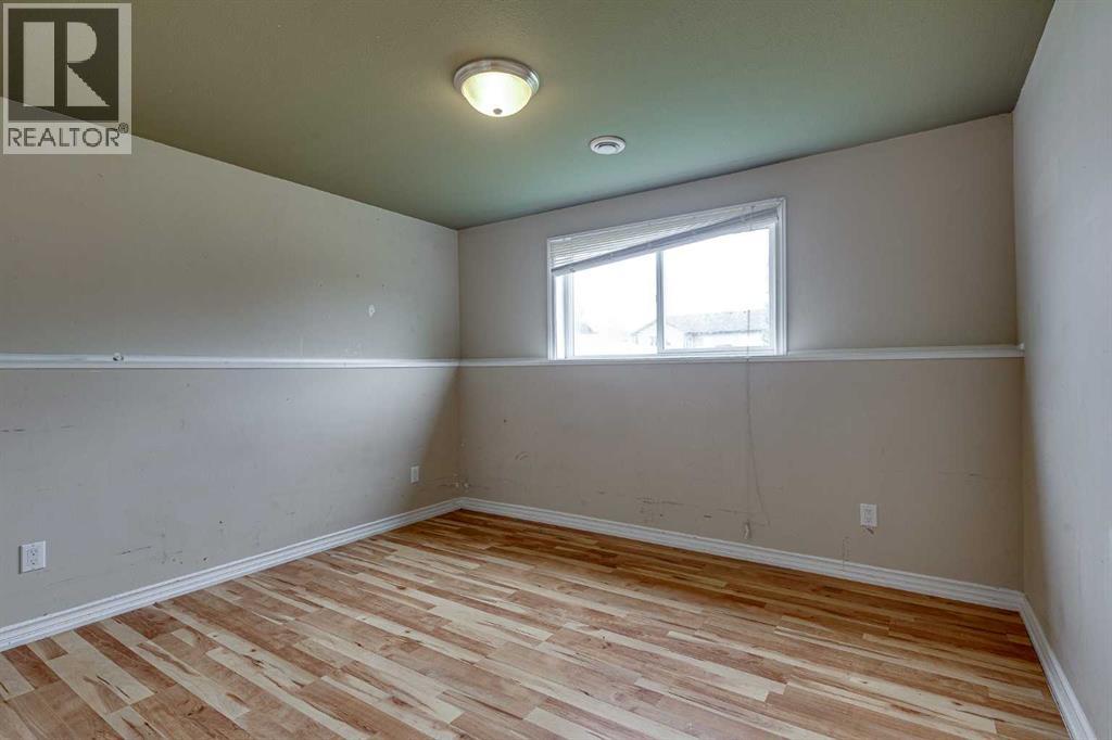 24 Mackenzie Crescent Property Photo 41