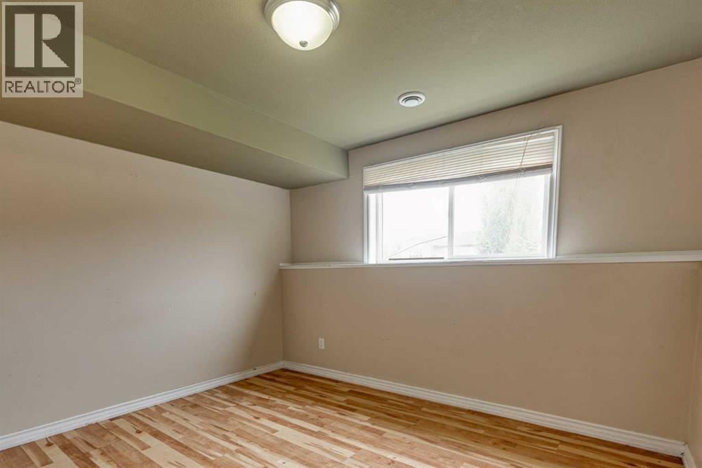 24 Mackenzie Crescent Property Photo 45