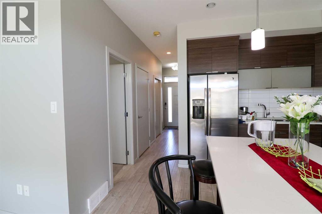 478 Highlands Boulevard West Property Photo 9