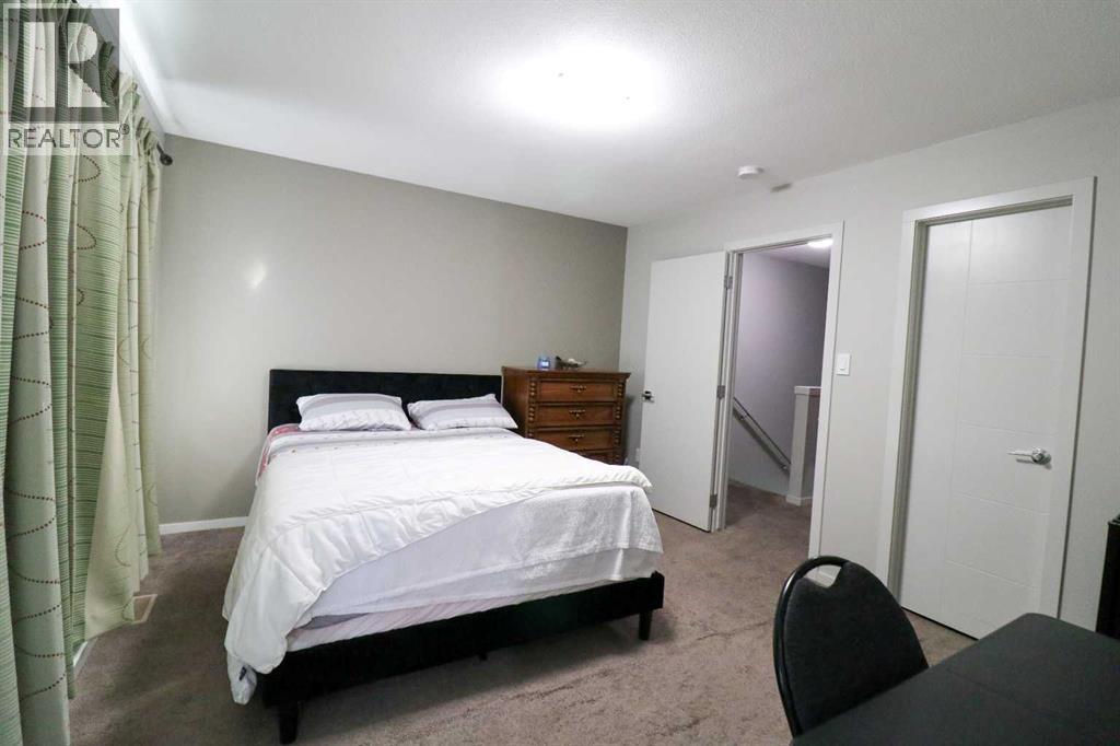 478 Highlands Boulevard West Property Photo 17