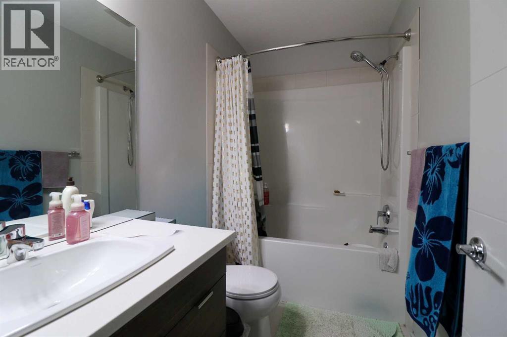 478 Highlands Boulevard West Property Photo 23