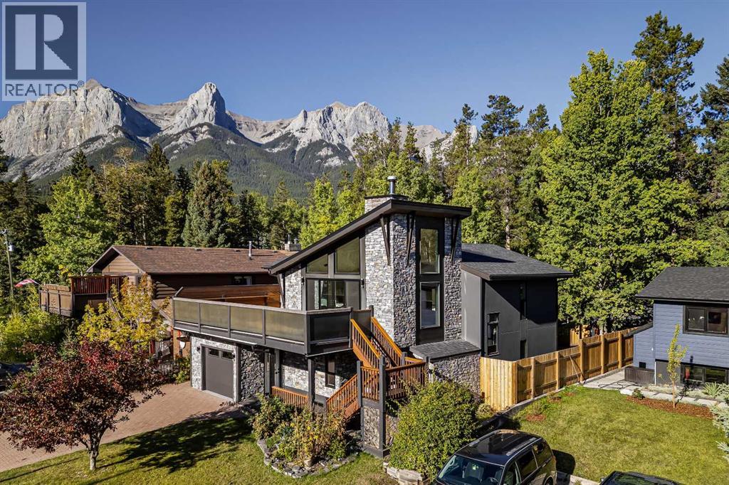 610 Larch Place Property Photo 1