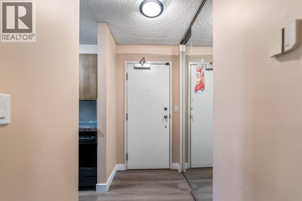 1607 26 Avenue Southwest Property Photo 4
