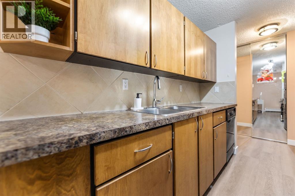 1607 26 Avenue Southwest Property Photo 6