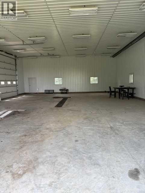 192 Range Road Range N Property Photo 4