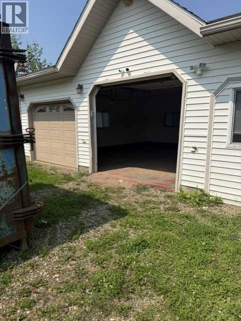 192 Range Road Range N Property Photo 7