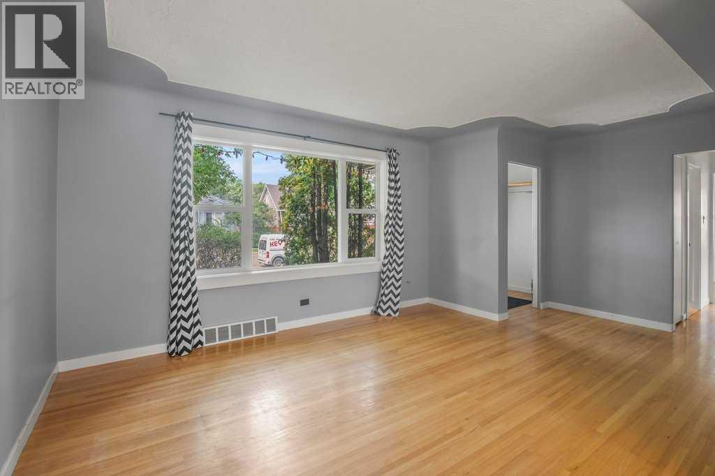 4125 51a Street Property Photo 4