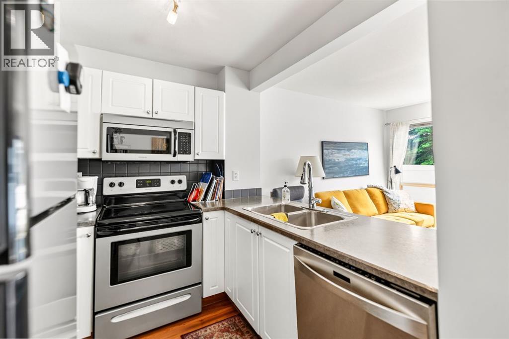 6300 Orr Drive Property Photo 4