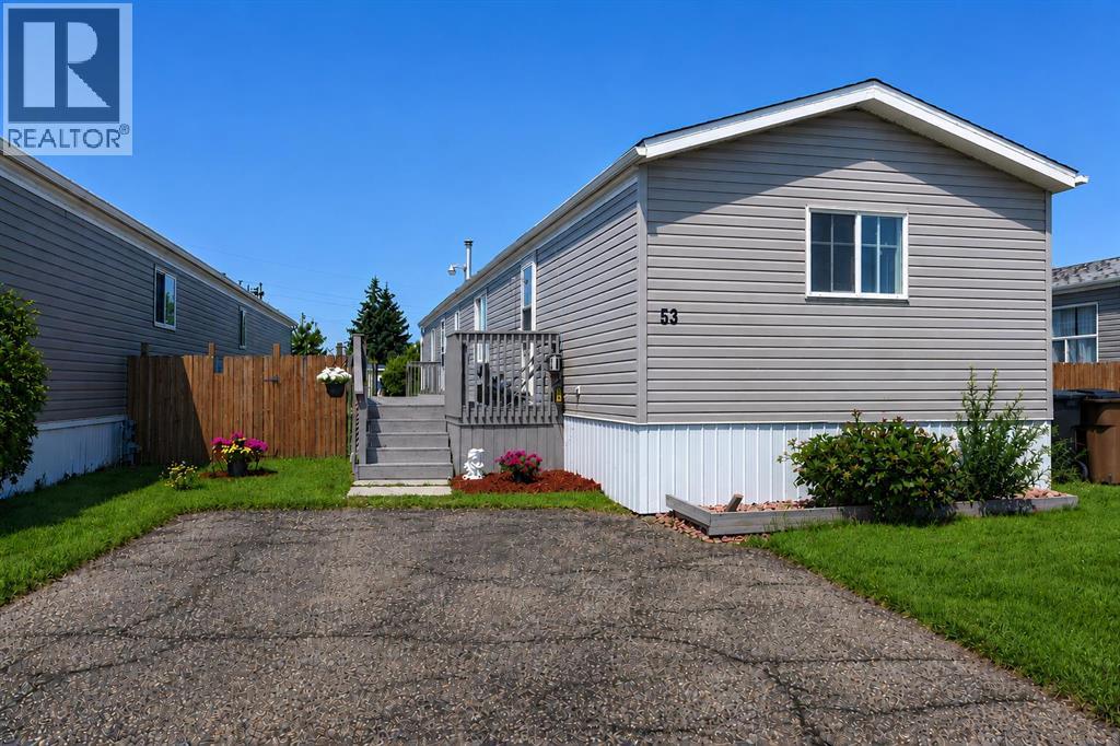 53 Maple Drive W Property Photo 1