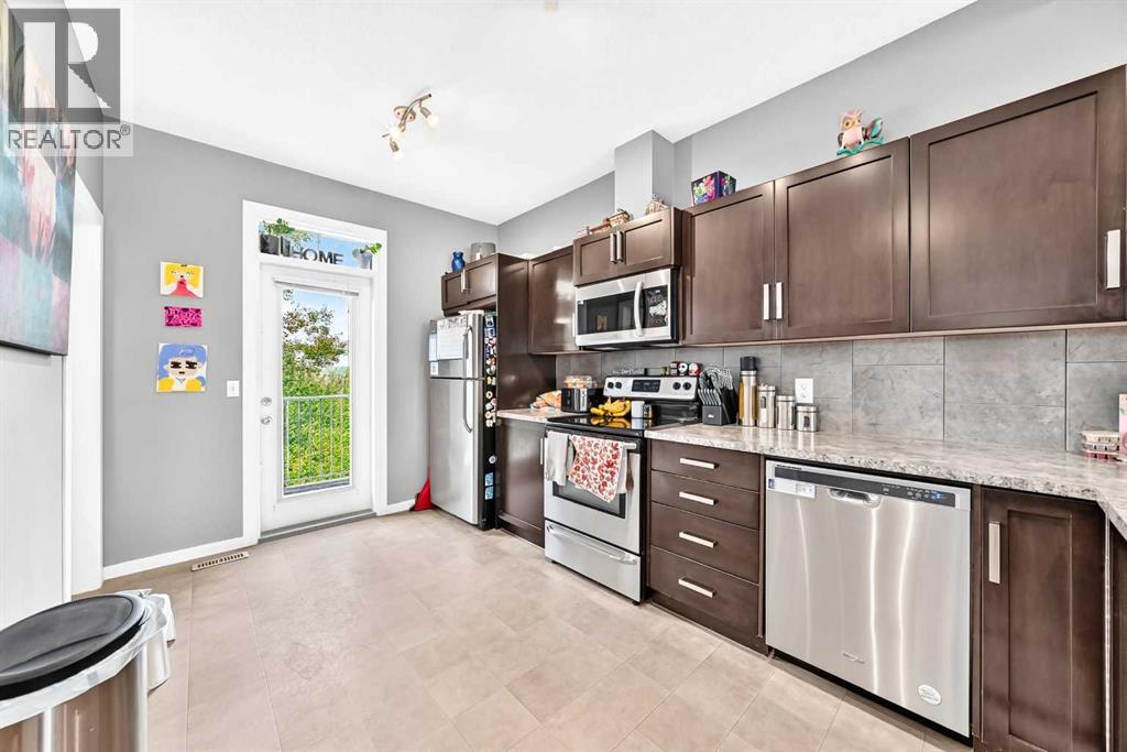 60 New Brighton Point Se Property Photo 3