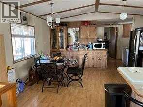 407 9 Street Property Photo 4