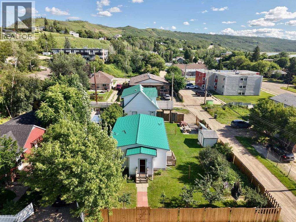 10111 106 Avenue Property Photo 2