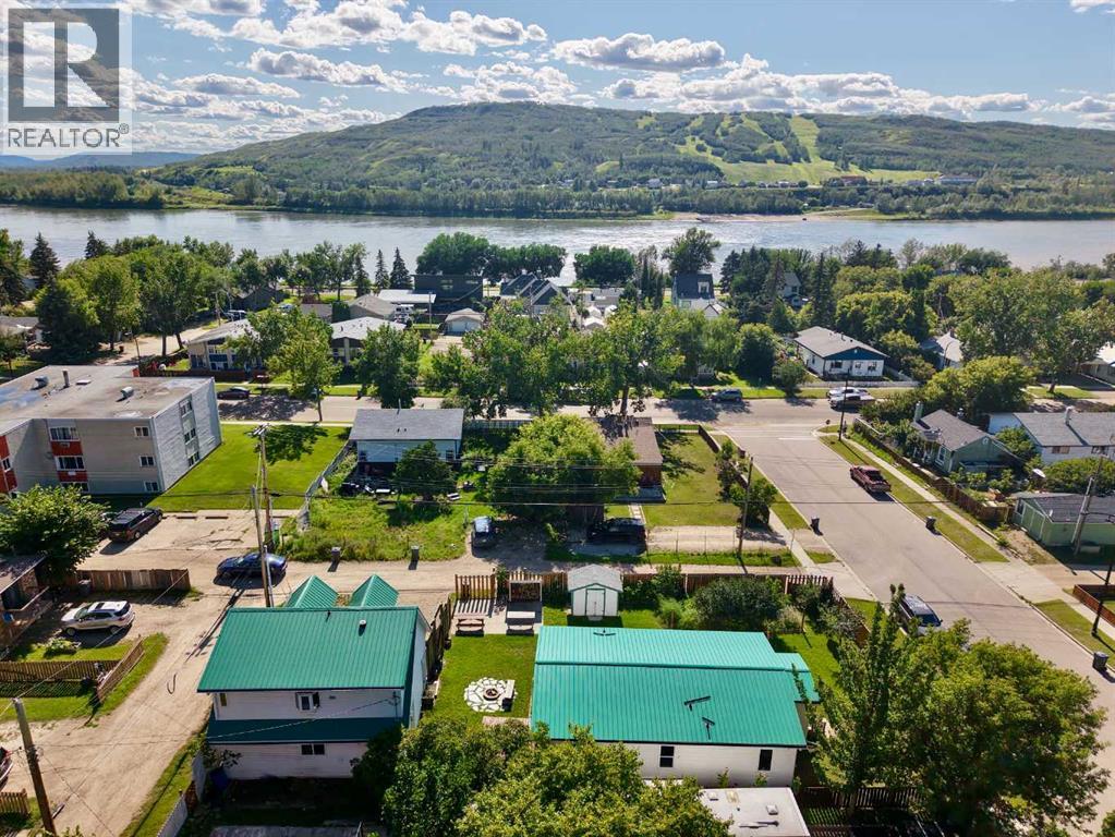 10111 106 Avenue Property Photo 5