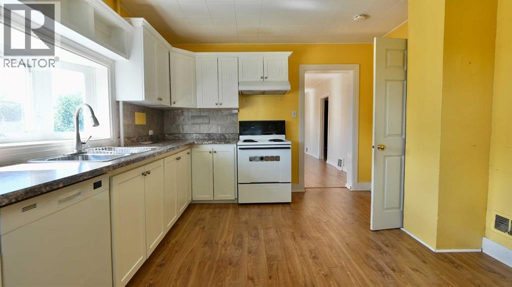 10111 106 Avenue Property Photo 11