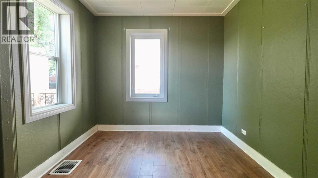 10111 106 Avenue Property Photo 22