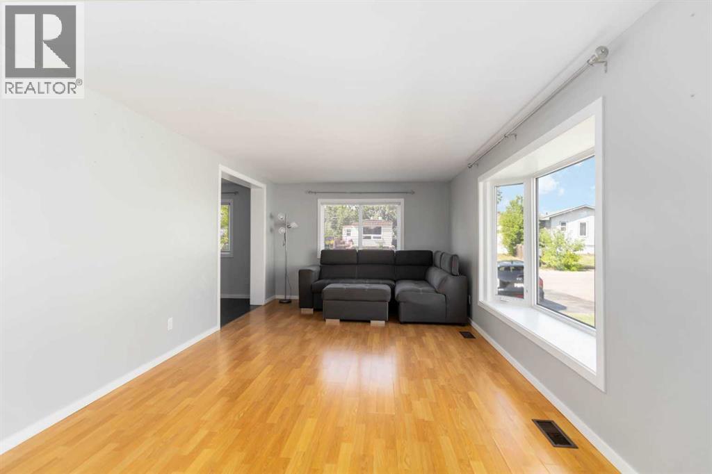 180 Greenbriar Bay Property Photo 7