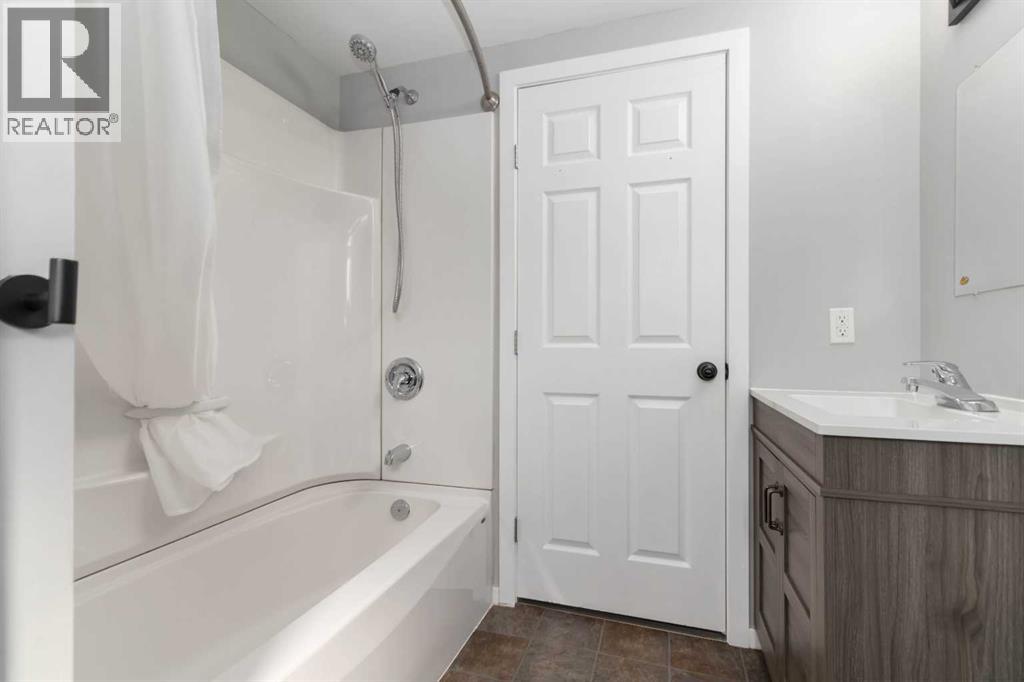 180 Greenbriar Bay Property Photo 23