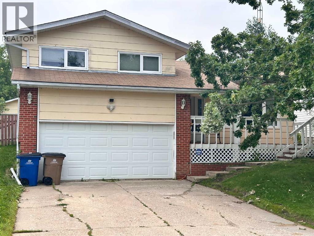 9111 97 Avenue Property Photo 1