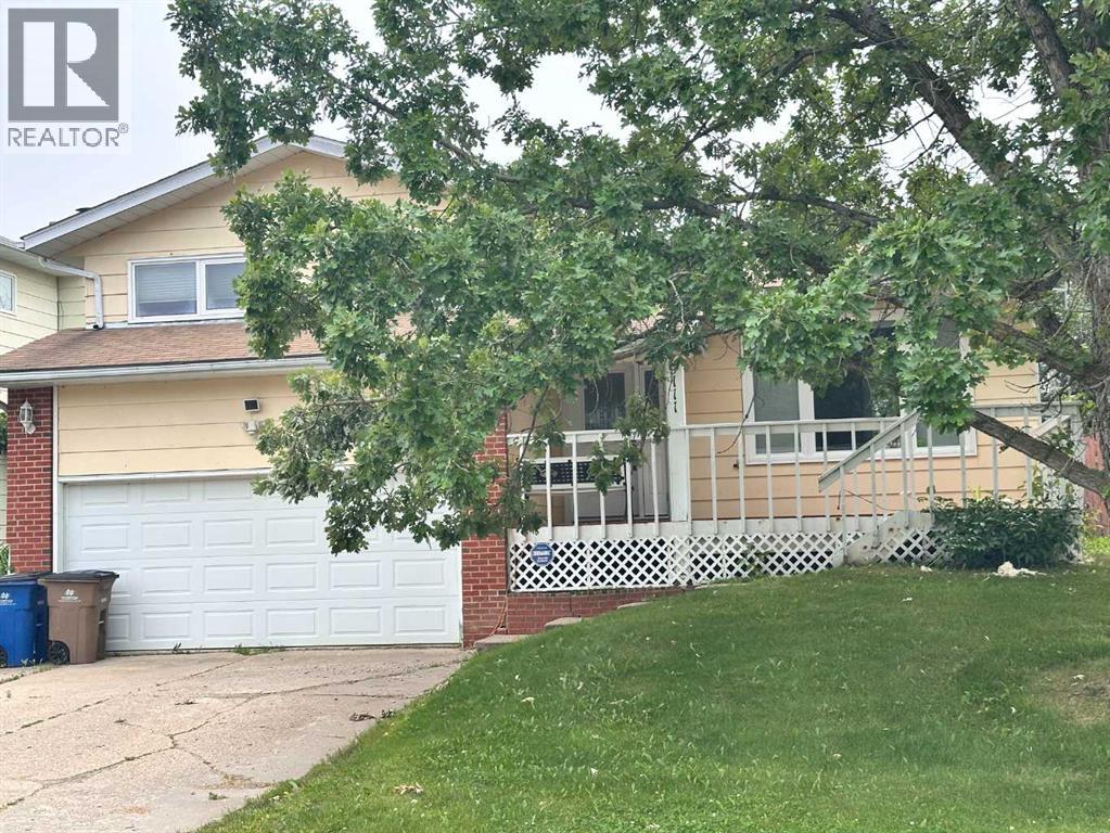 9111 97 Avenue Property Photo 2