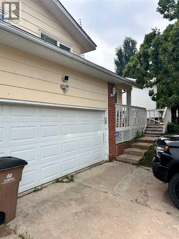 9111 97 Avenue Property Photo 3