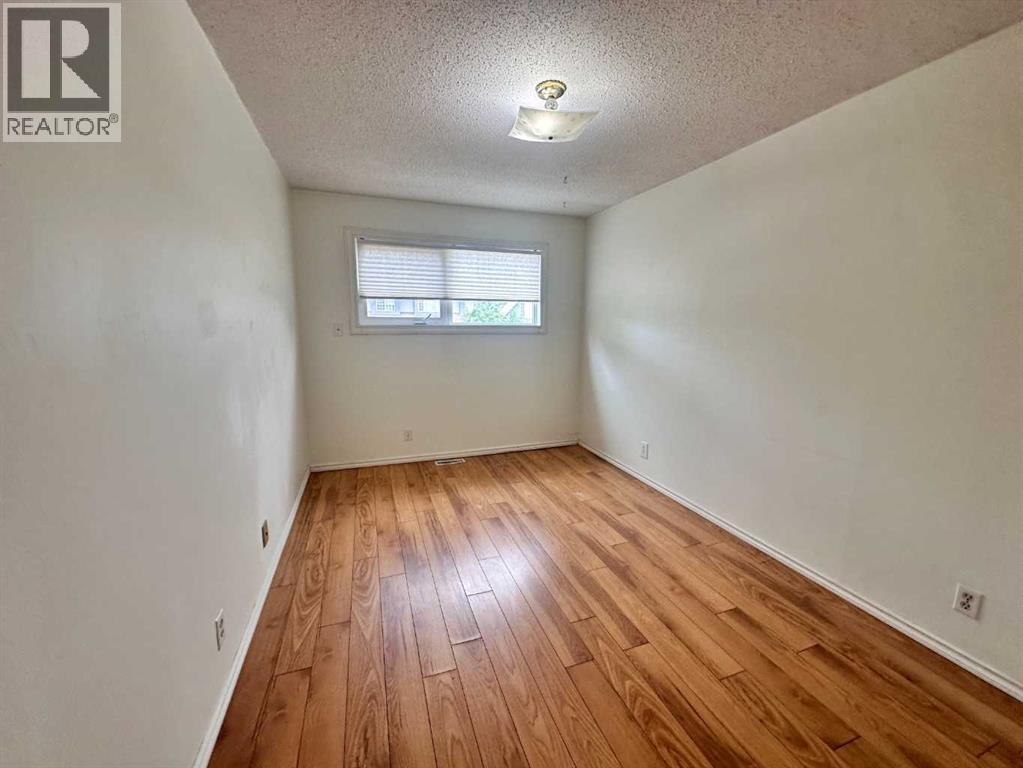 9111 97 Avenue Property Photo 18