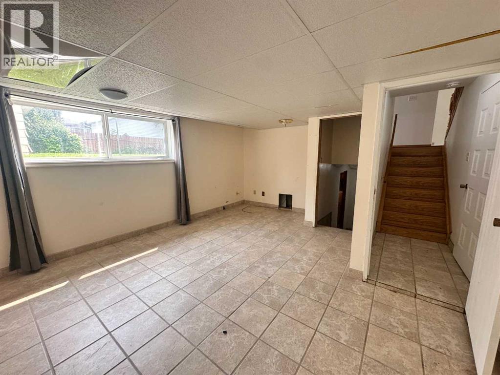 9111 97 Avenue Property Photo 24