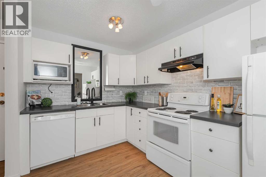 1821 17a Street Southwest Property Photo 7