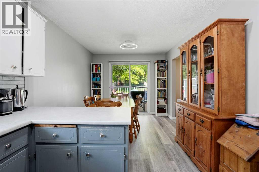 3056 32a Street Se Property Photo 16