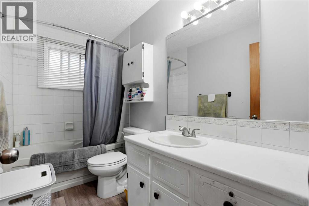 3056 32a Street Se Property Photo 23