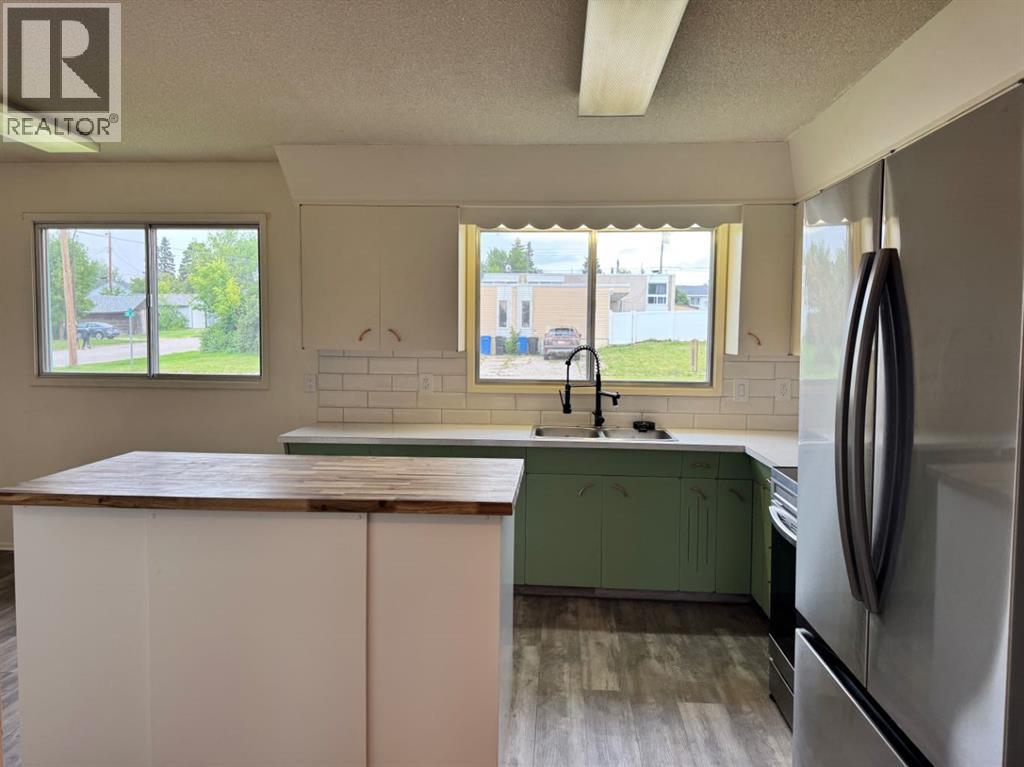 10713 105 Avenue Property Photo 3