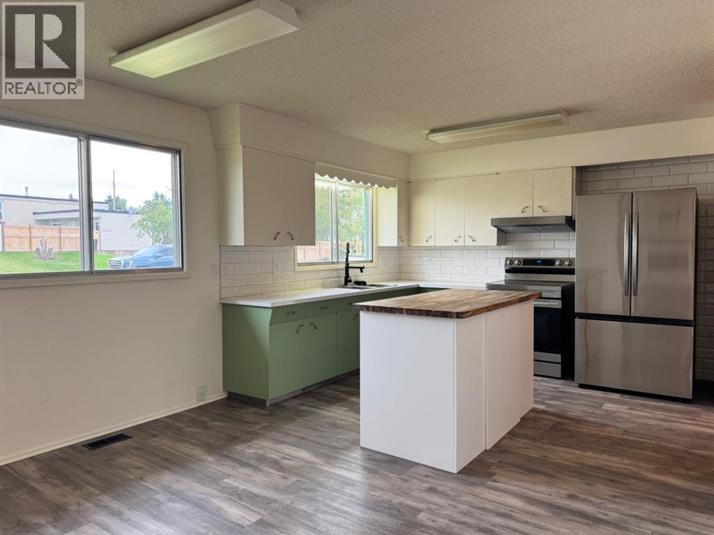 10713 105 Avenue Property Photo 6
