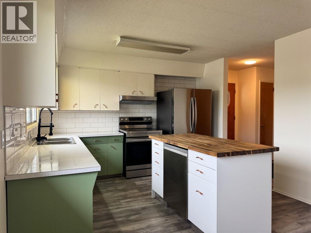10713 105 Avenue Property Photo 7