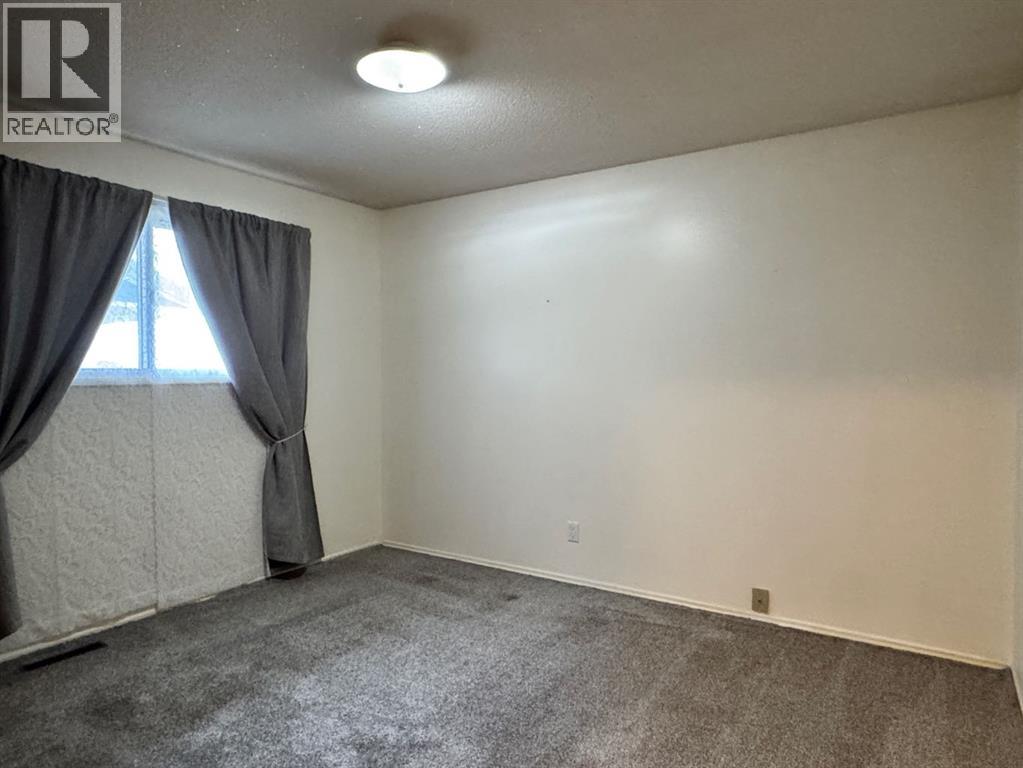 10713 105 Avenue Property Photo 14