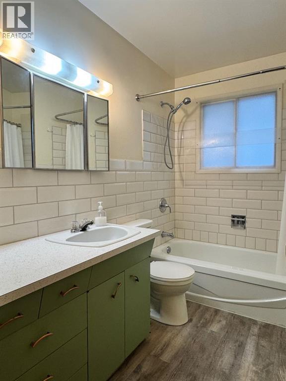 10713 105 Avenue Property Photo 16