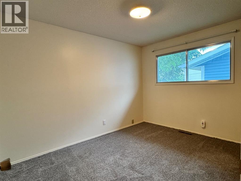 10713 105 Avenue Property Photo 17