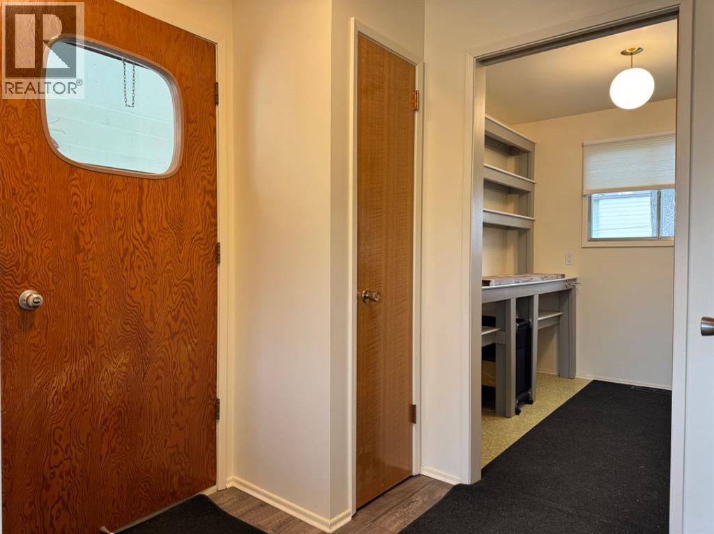 10713 105 Avenue Property Photo 21