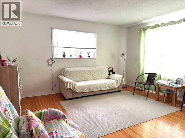 1436 Robson Crescent Se Property Photo 5