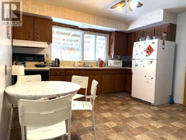 1436 Robson Crescent Se Property Photo 6