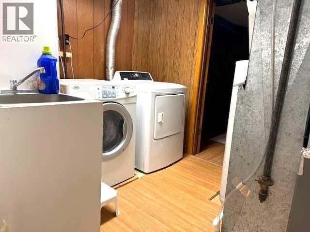 1436 Robson Crescent Se Property Photo 9