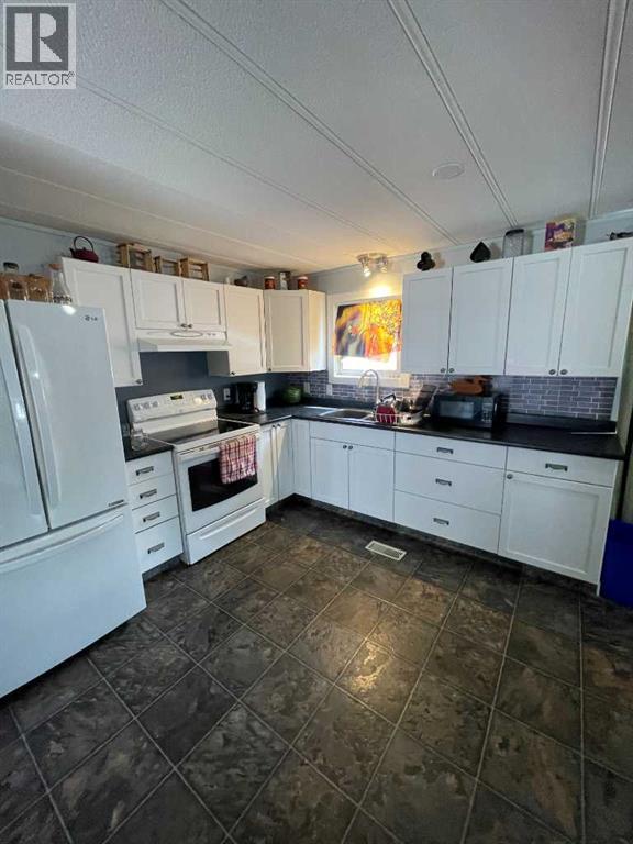 1190 15 Avenue Property Photo 3