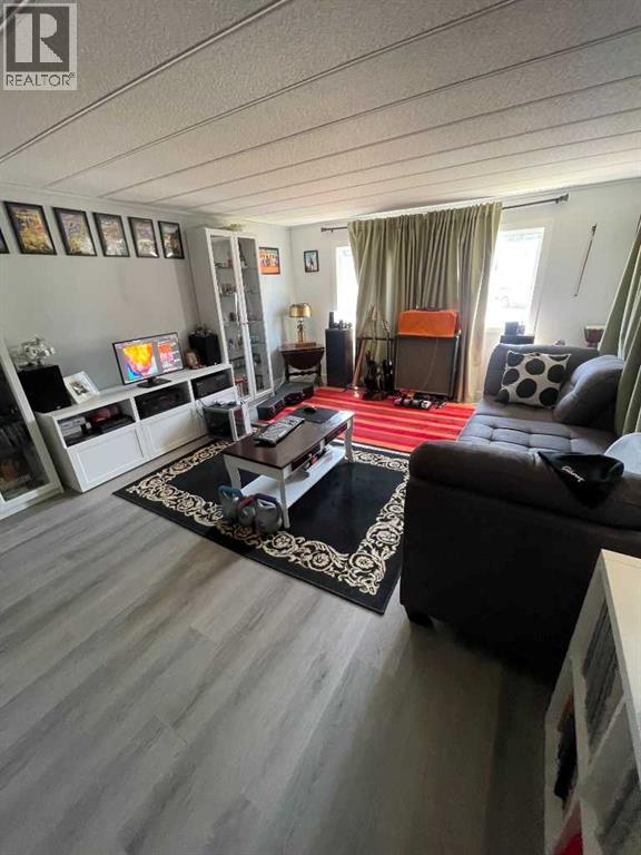 1190 15 Avenue Property Photo 8