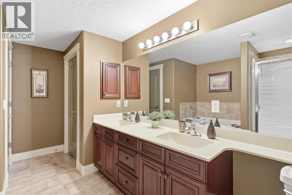 87 Royal Ridge Terrace Nw Property Photo 37